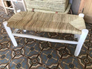 Banc marocain en bois peint et tressage naturel