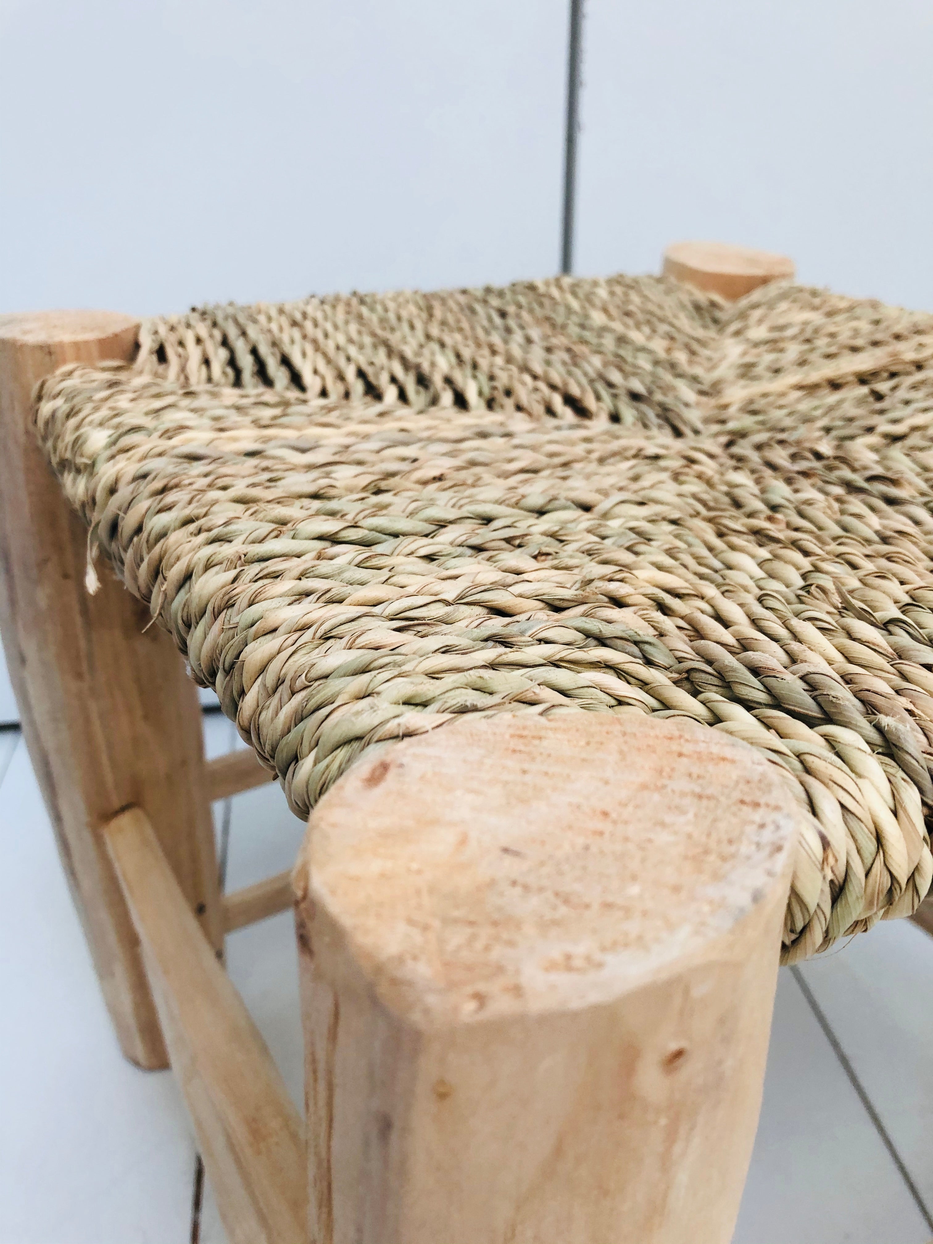 Tabouret marocain en bois massif et tressage naturel