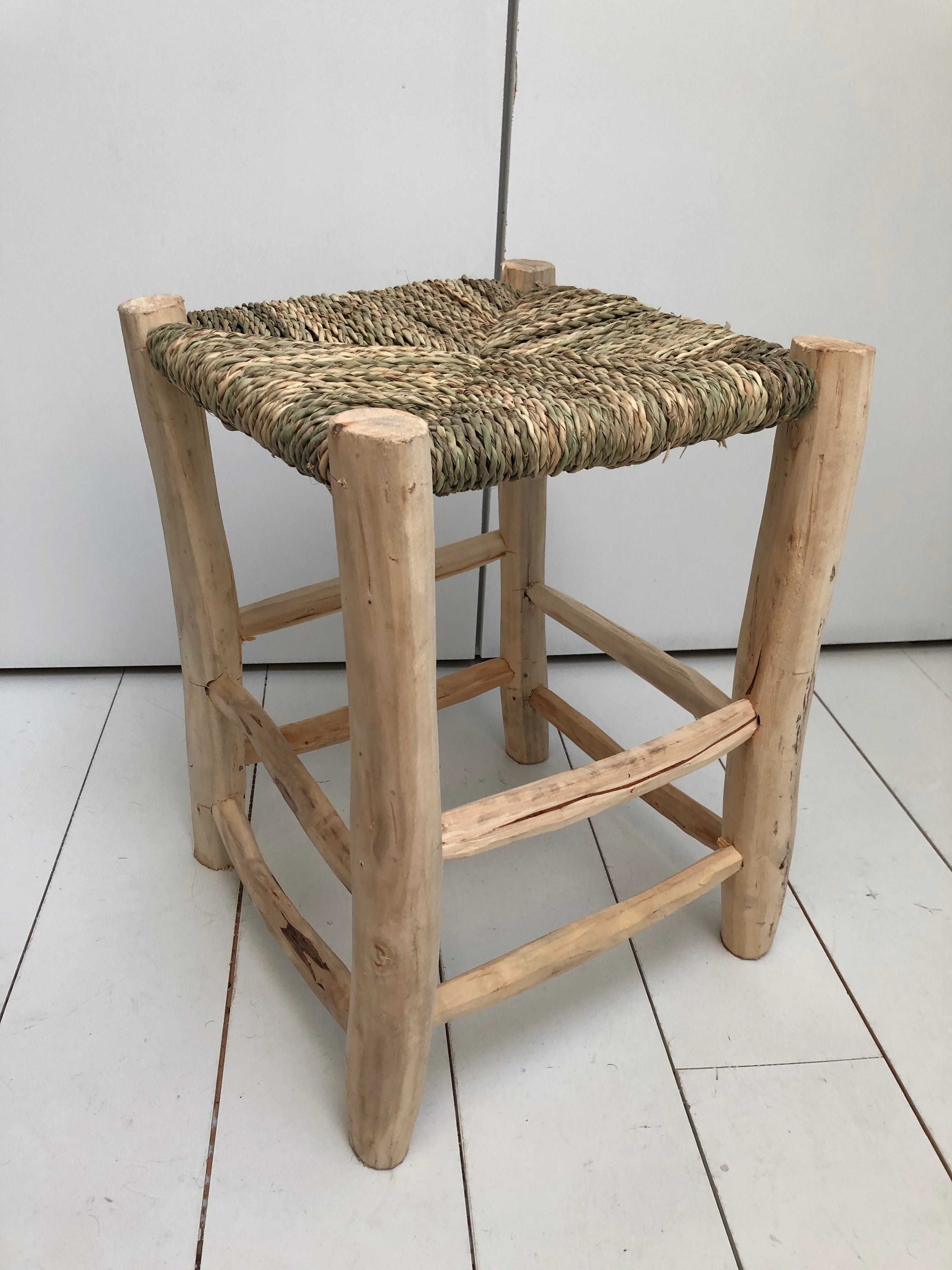 Tabouret marocain en bois massif et tressage naturel