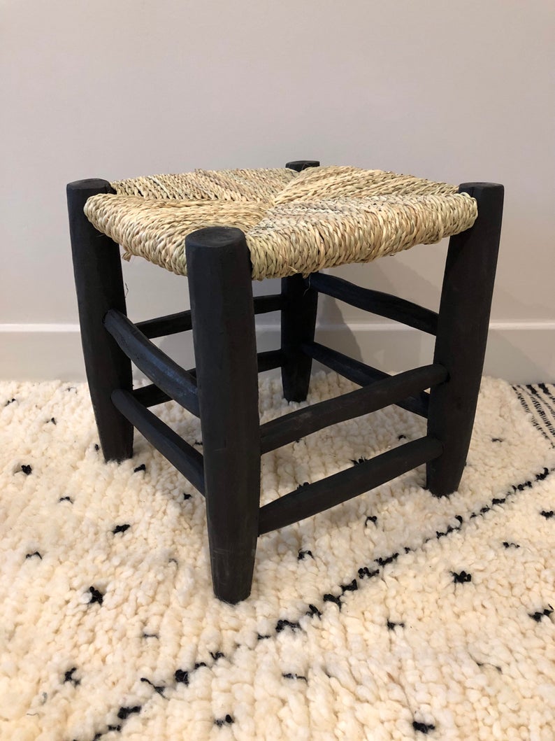 Tabouret marocain en bois massif noir et tressage naturel